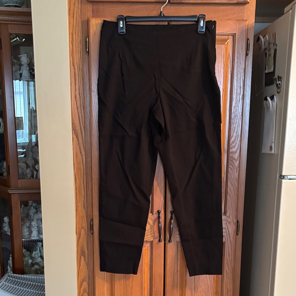 Time and Tru Black Cropped Stretch Pants